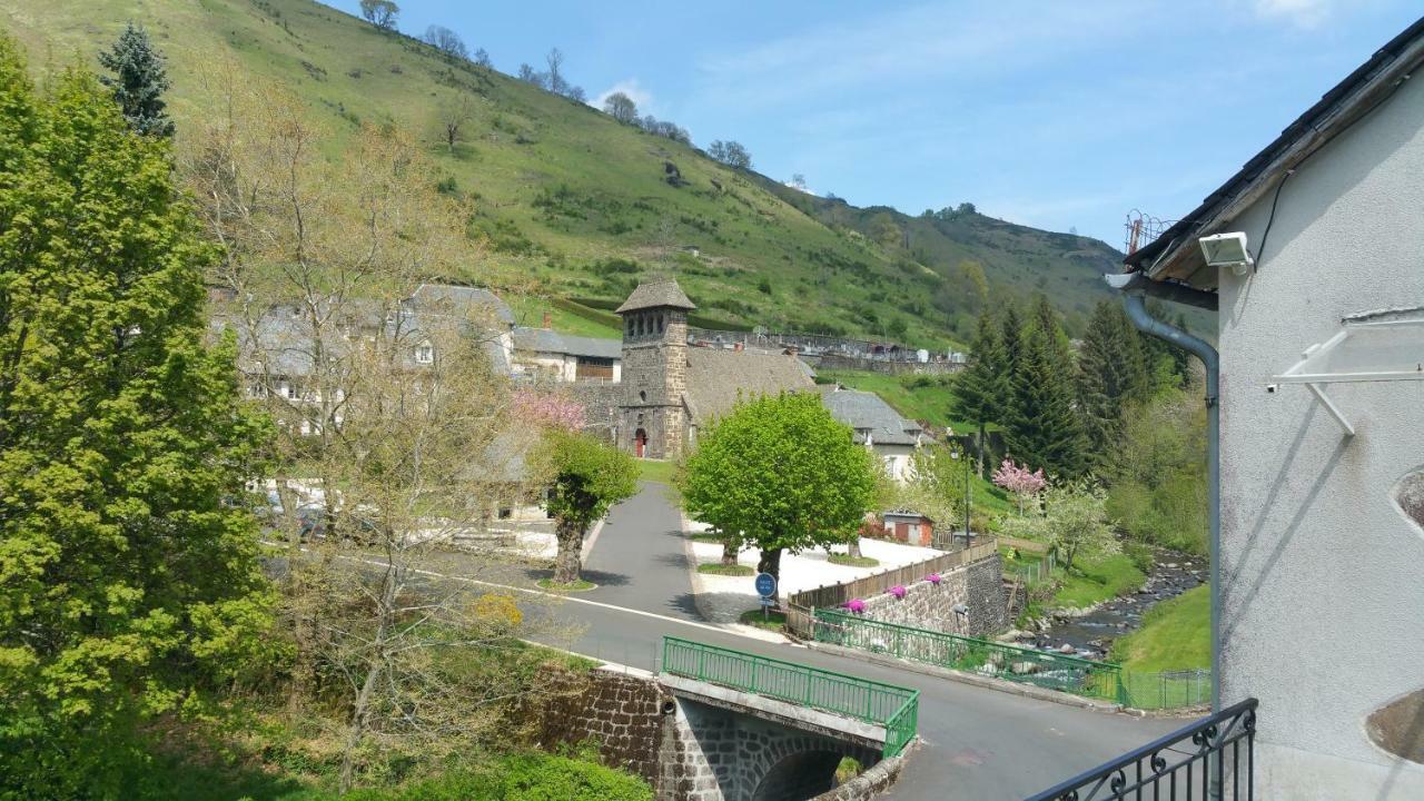 Maison Du Pays De Salers Dans Le Parc Des Volcans D'Auvergne Saint-Projet-de-Salers Kültér fotó