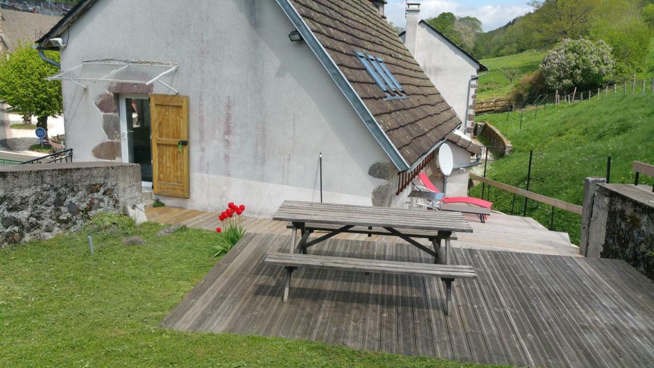 Maison Du Pays De Salers Dans Le Parc Des Volcans D'Auvergne Saint-Projet-de-Salers Kültér fotó