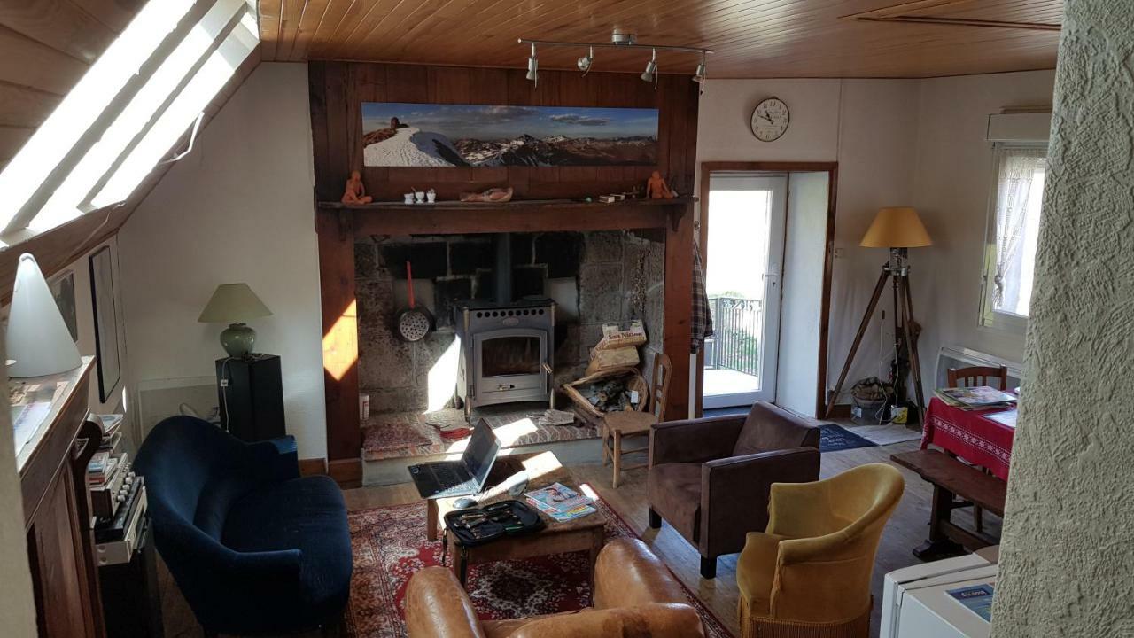 Maison Du Pays De Salers Dans Le Parc Des Volcans D'Auvergne Saint-Projet-de-Salers Kültér fotó